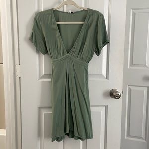 Brandy Melville Vneck Tie dress